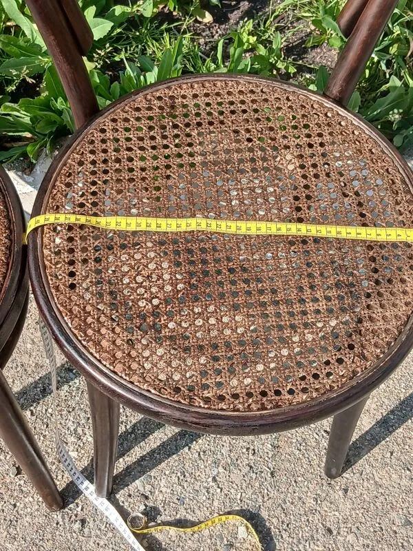 Illustration numéro 2 du produit Paire de chaises de bistrot thonet