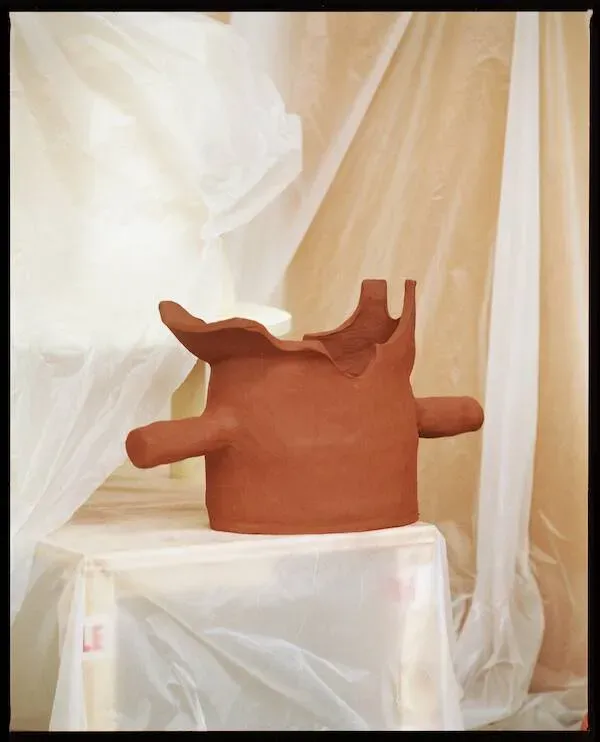 Illustration numéro 2 du produit INSTINCT Meta - vase en grès  - by Léa Munsch