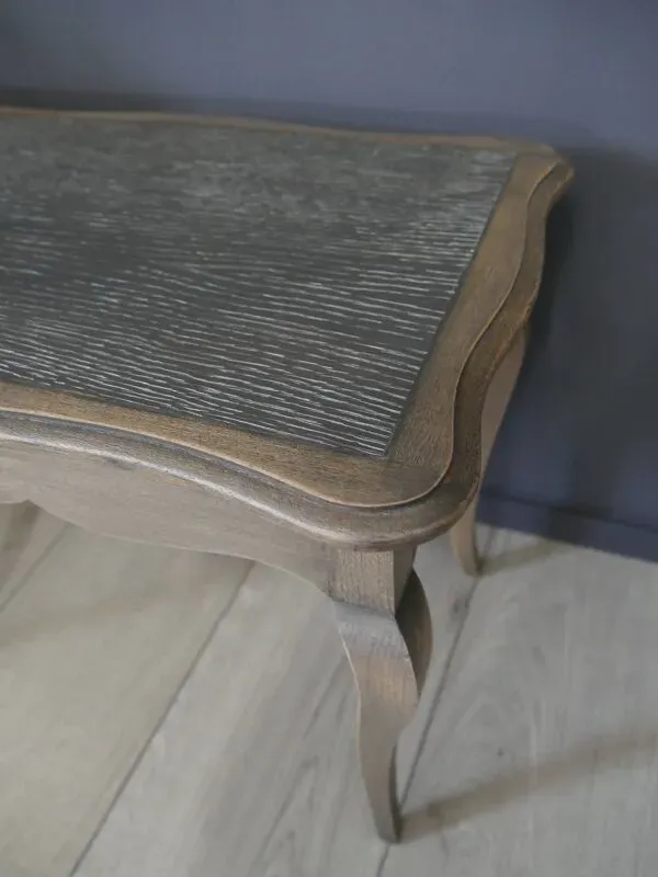 Illustration numéro 2 du produit Table d'appoint travailleuse - coffre à bijoux