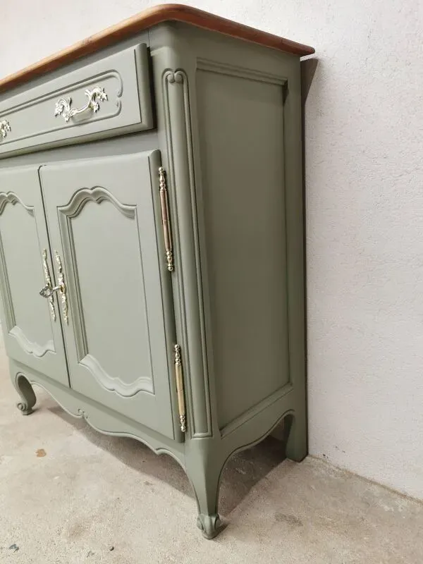 Illustration numéro 2 du produit Buffet vintage en merisier rénové