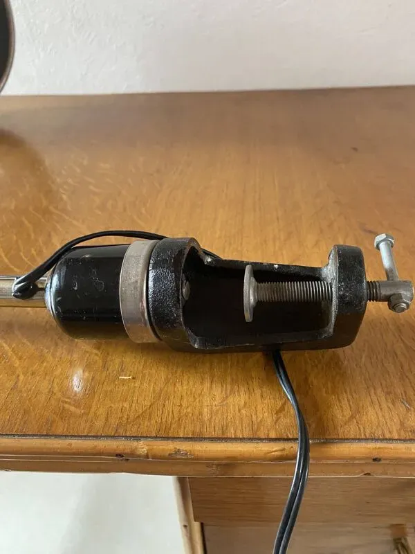 Illustration numéro 2 du produit lampe industrielle