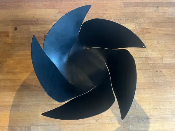 Illustration numéro 2 du produit Corbeille à fruits Alessi Twist Again par Odile Decq, design Italien