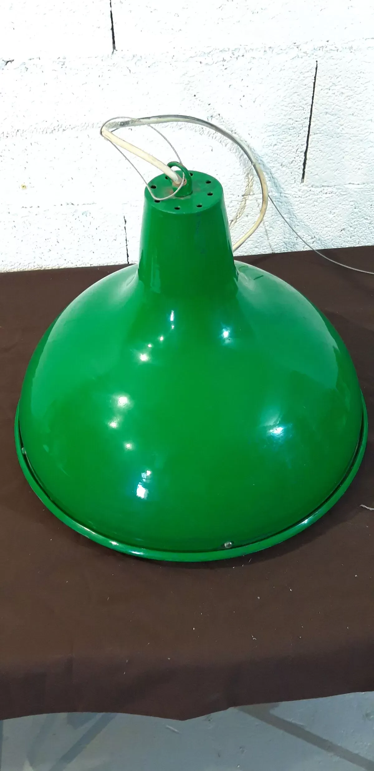 Illustration numéro 2 du produit Suspension industrielle année 80