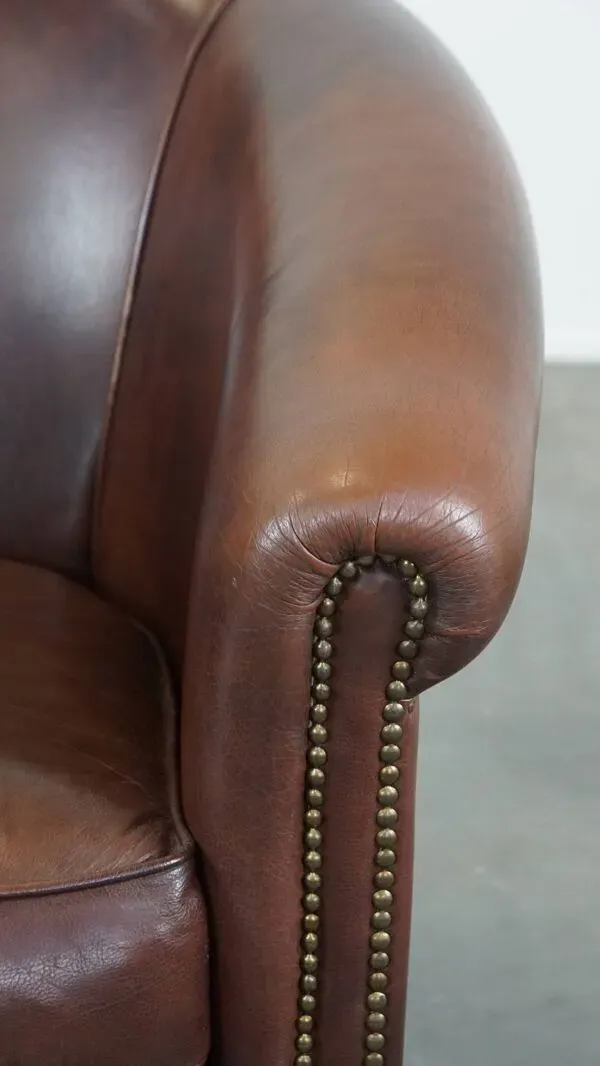 Illustration numéro 2 du produit Fauteuil club en cuir de vache de style anglais