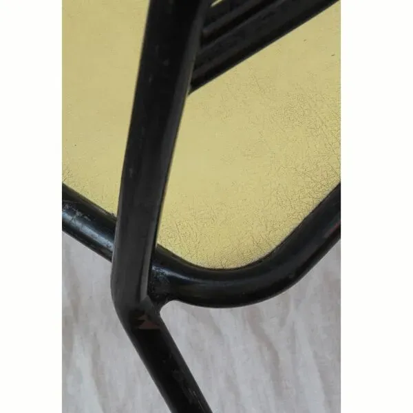 Illustration numéro 2 du produit Chaises Tolix