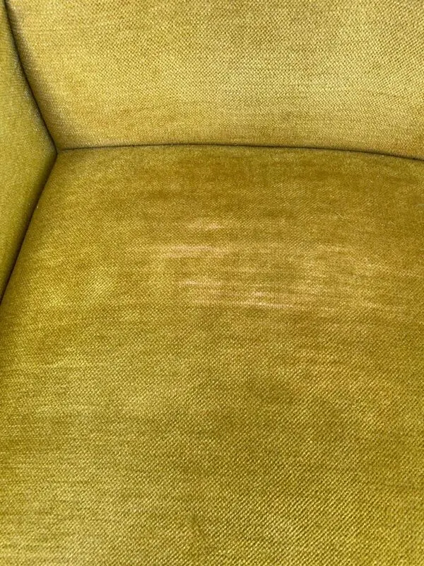 Illustration numéro 2 du produit Fauteuil italien jaune moutarde style Mid-Century