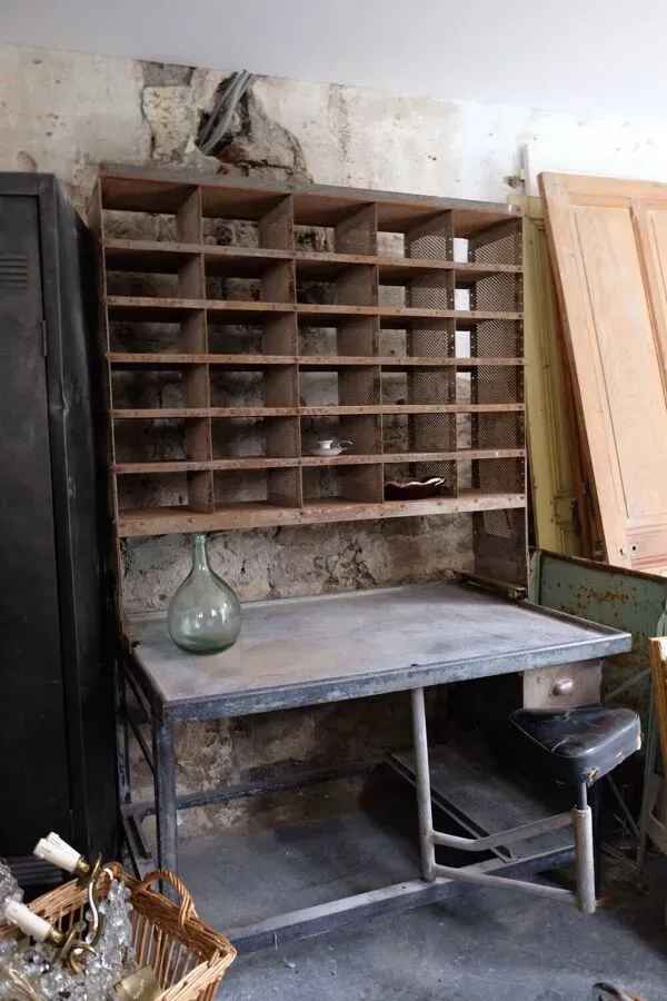 Illustration numéro 2 du produit bureau tri postal