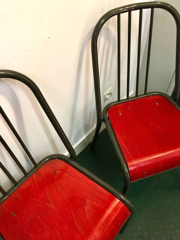 Illustration numéro 2 du produit Paire chaises industrielles vintage