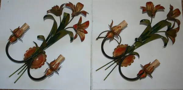 Illustration numéro 2 du produit Paire d’appliques florales vintage style florentin italien  métal