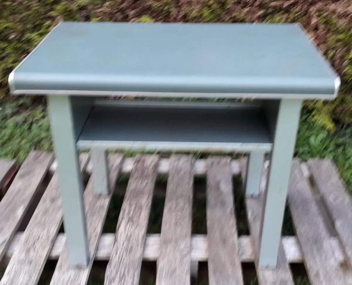 Illustration numéro 2 du produit Table basse industrielle