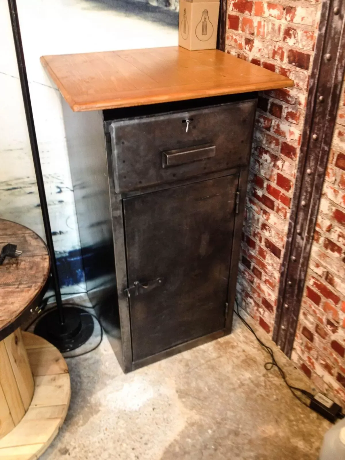 Illustration numéro 2 du produit Desserte industrielle ou confiturier