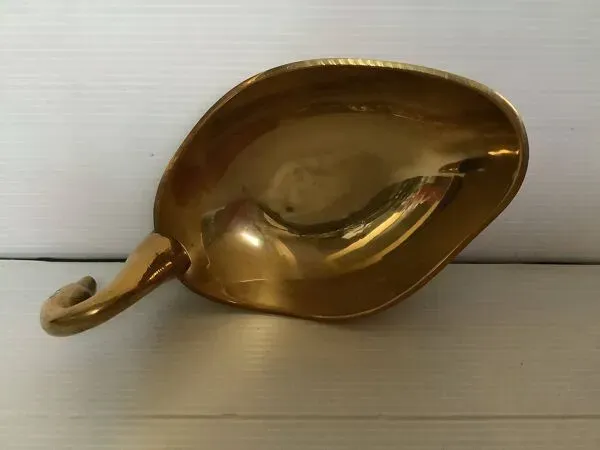 Illustration numéro 2 du produit Vide poche baguier cygne zoomorphe en laiton