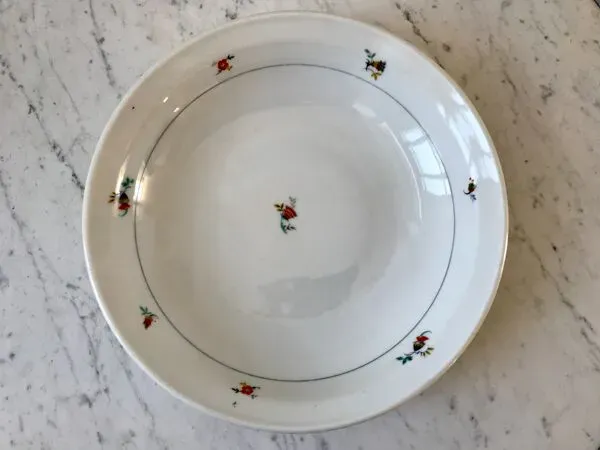 Illustration numéro 2 du produit Plat creux années 50