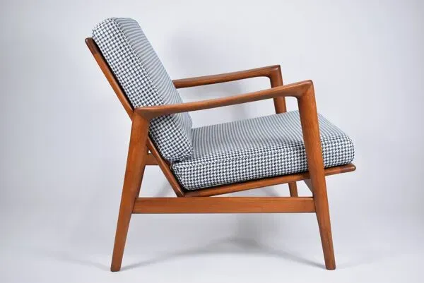 Illustration numéro 2 du produit Fauteuil scandinave original Stefan, entièrement restauré, icône des années 1960, pied de poule