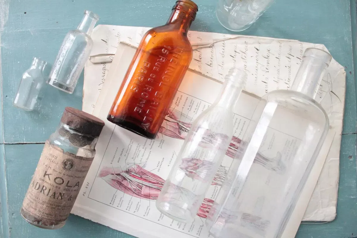 Illustration numéro 2 du produit Bouteilles en verre