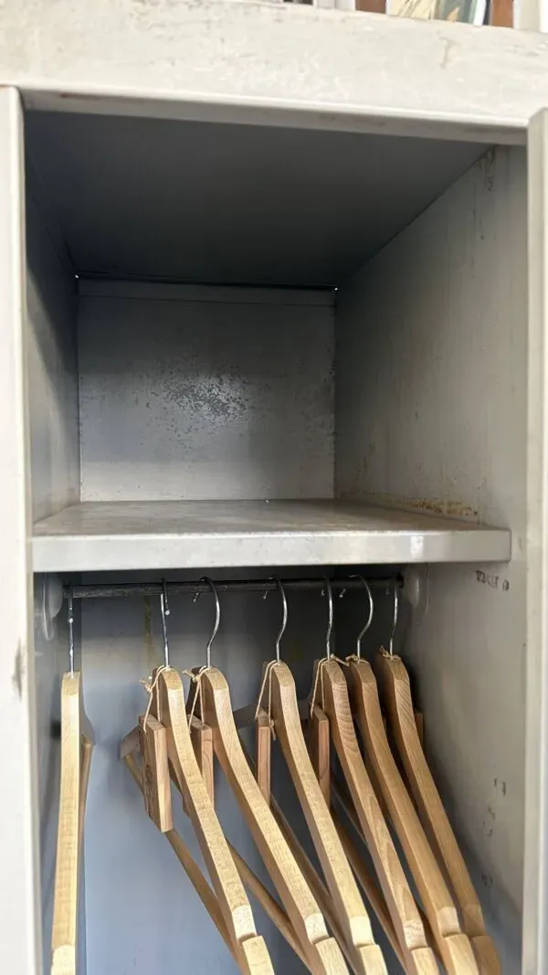 Illustration numéro 2 du produit Vestiaire industriel d’atelier