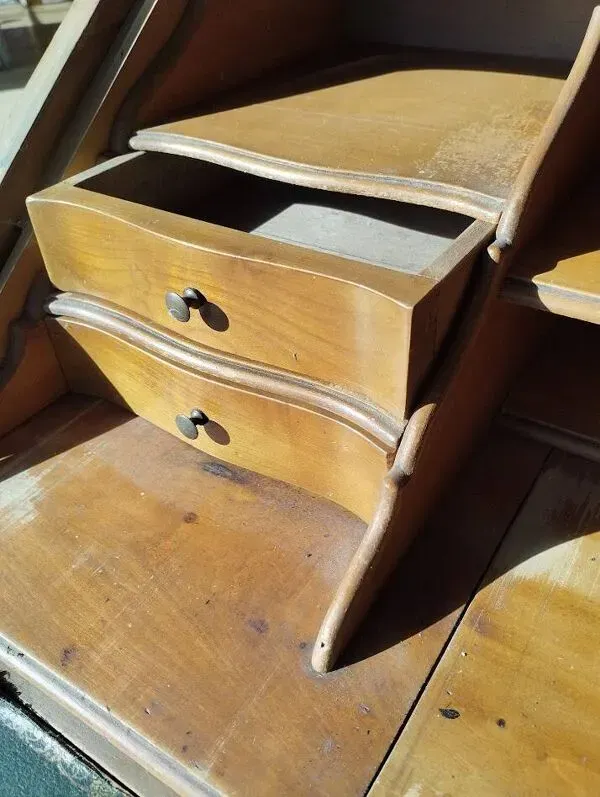 Illustration numéro 2 du produit Secrétaire ancien à abattant en bois fruitier, fin XIXème s.