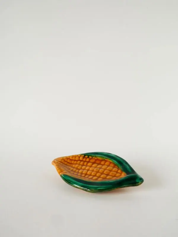 Illustration numéro 2 du produit Vide-poche en barbotine, modèle Maïs, jaune et vert, signé Vallauris, 1970