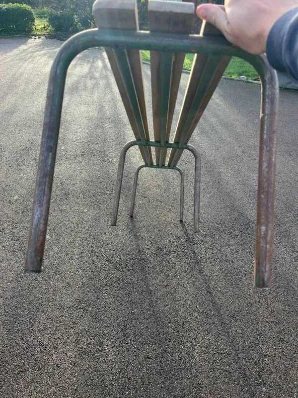 Illustration numéro 2 du produit Grand banc d’école ancien 1950 bois et métal