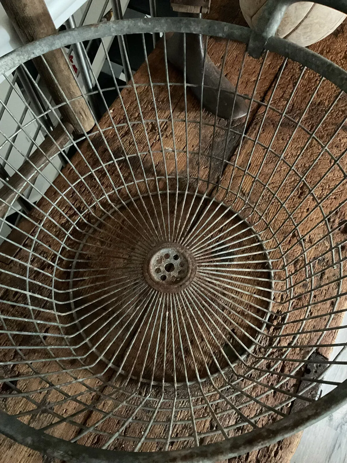 Illustration numéro 2 du produit Panier industriel en métal