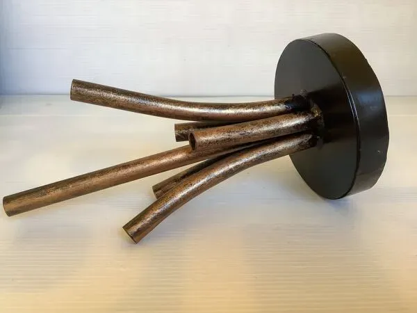 Illustration numéro 2 du produit Pique fleurs en métal et cuivre