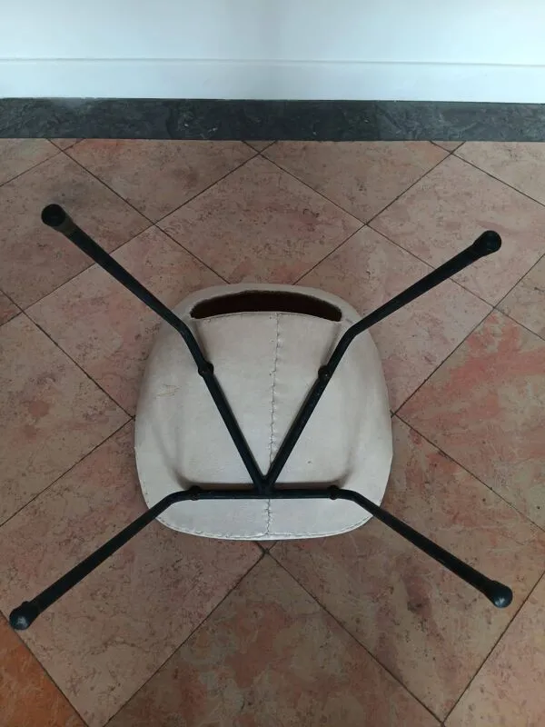 Illustration numéro 2 du produit Paire de Chaises ''Tonneau'' en Aluminium de Pierre Guariche (1954)