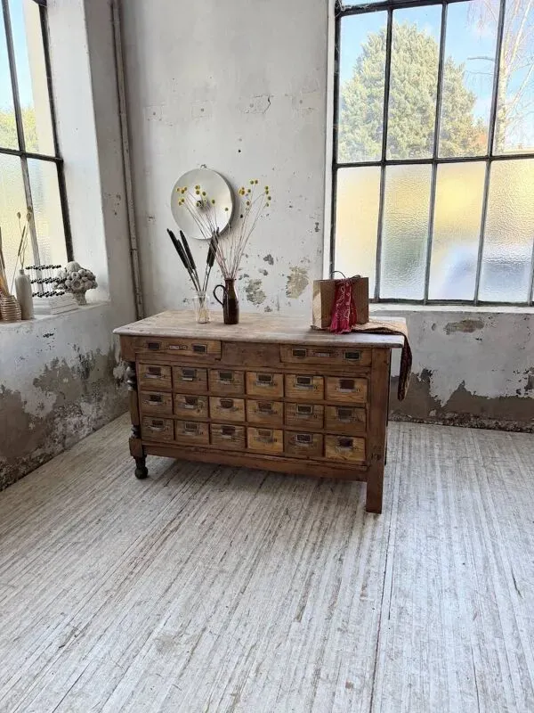 Illustration numéro 2 du produit Comptoir, îlot central, meuble de métier multi-tiroirs