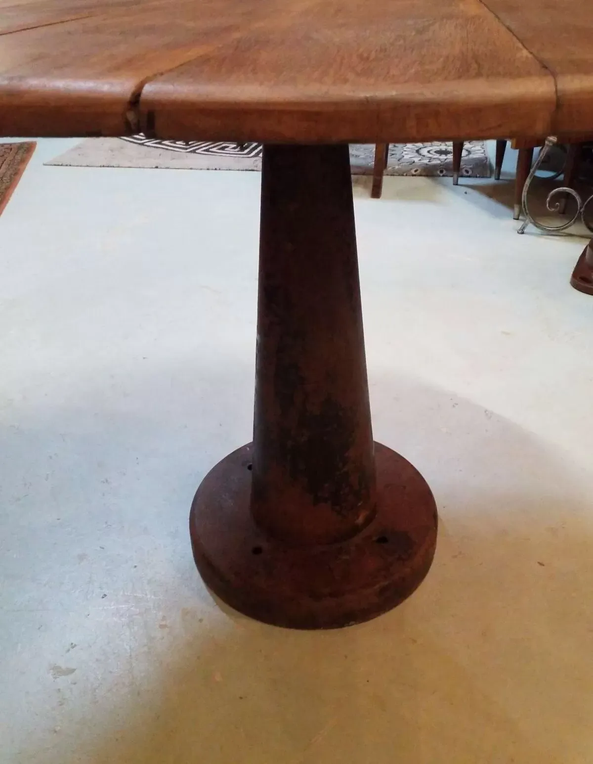 Illustration numéro 2 du produit Table industriel