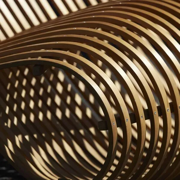 Illustration numéro 2 du produit Fauteuil Marc Newson