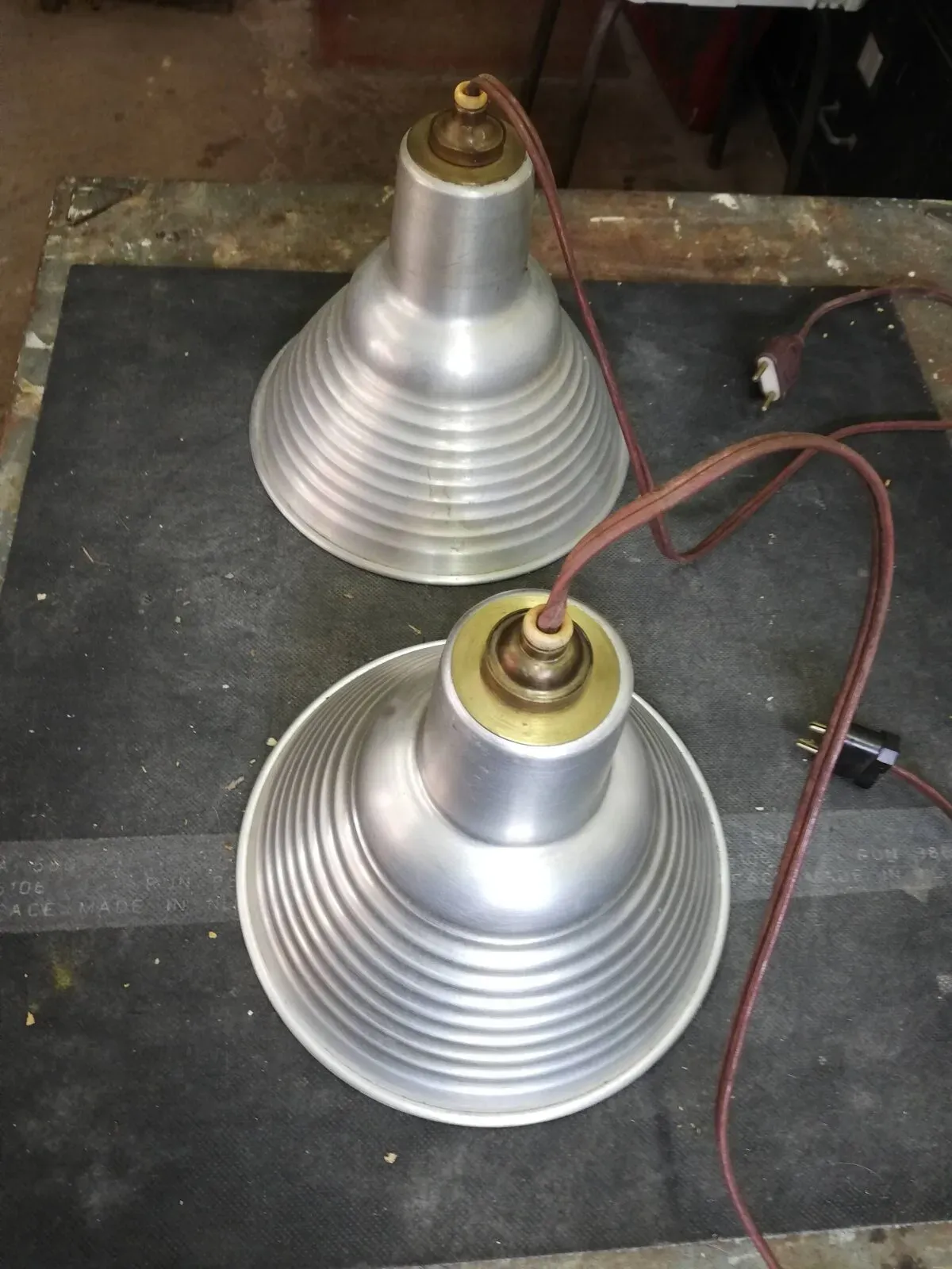 Illustration numéro 2 du produit Lampe spot industriel