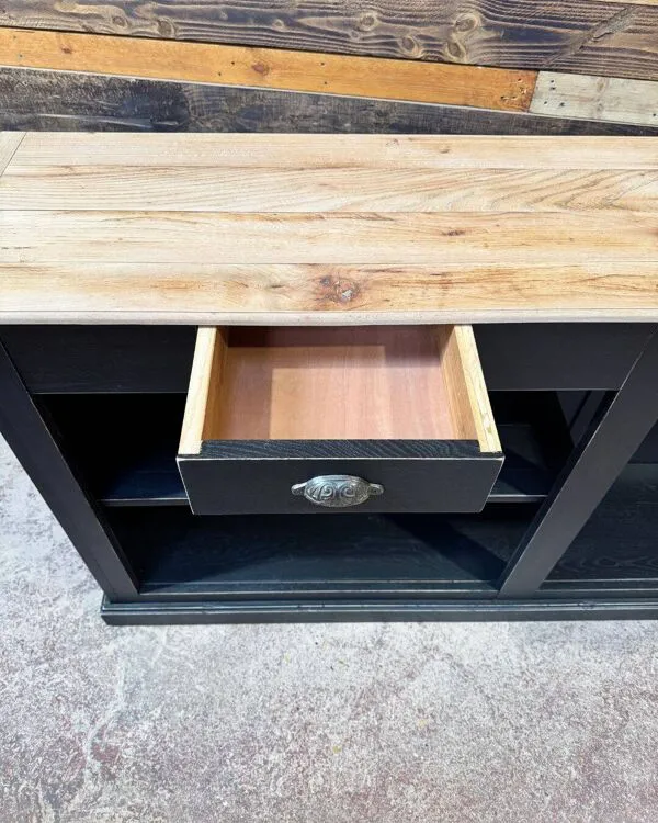 Illustration numéro 2 du produit Ancien meuble de métier, comptoir, années 1950, rénové