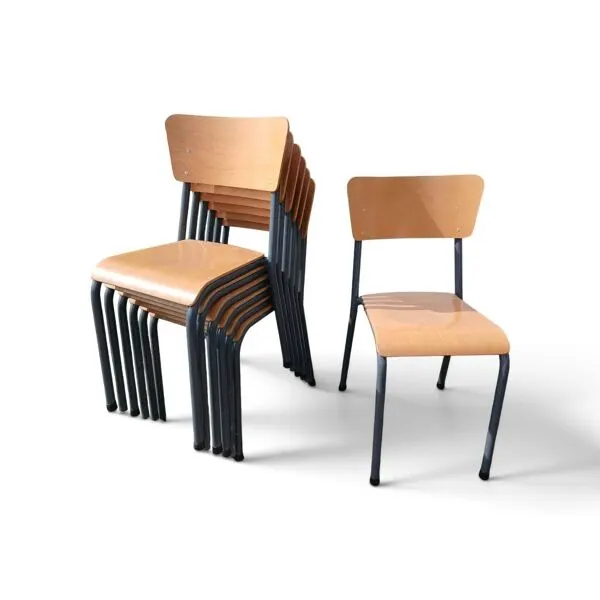 Illustration numéro 2 du produit Chaises d'écoliers