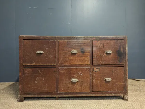 Illustration numéro 2 du produit Meuble de métier, d'atelier