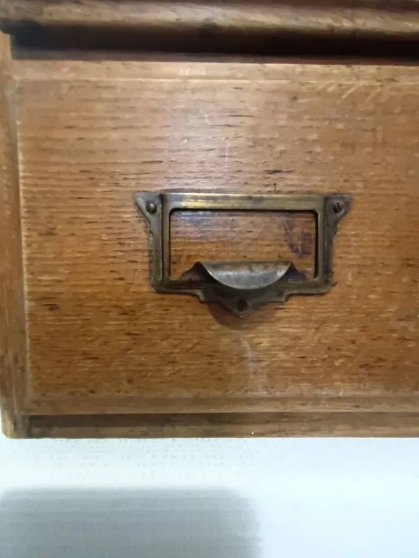 Illustration numéro 2 du produit Meuble métier Cabinet archives vintage 1930