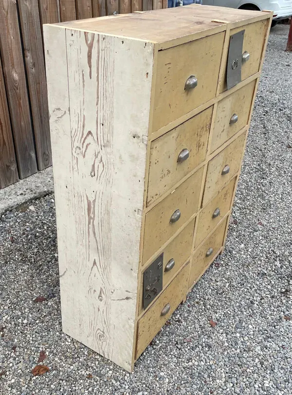 Illustration numéro 2 du produit Meuble à tiroir meuble de métier ancien