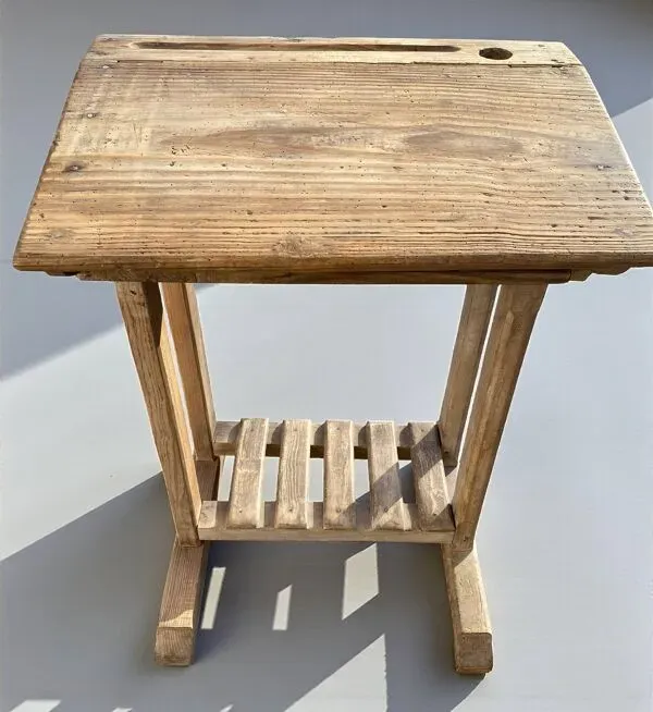 Illustration numéro 2 du produit Vintage : Très ancien pupitre d'écolier