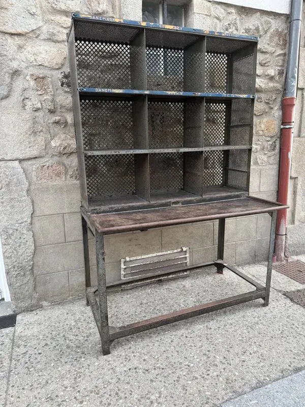 Illustration numéro 2 du produit Trieur postal