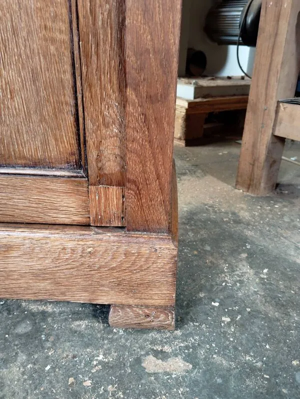 Illustration numéro 2 du produit Ancienne armoire bibliothèque restaurée