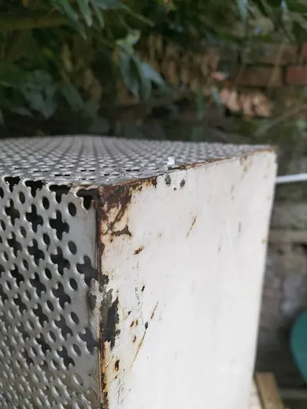 Illustration numéro 2 du produit Jardinière Matégot