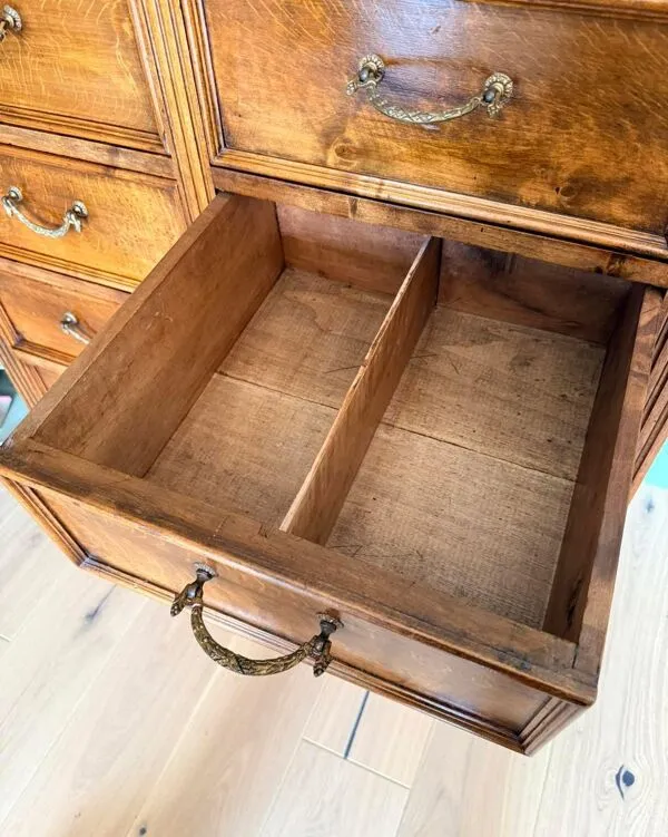 Illustration numéro 2 du produit Meuble de métier