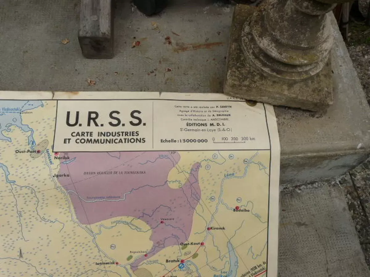 Illustration numéro 2 du produit Affiche scolaire mdi l'urss