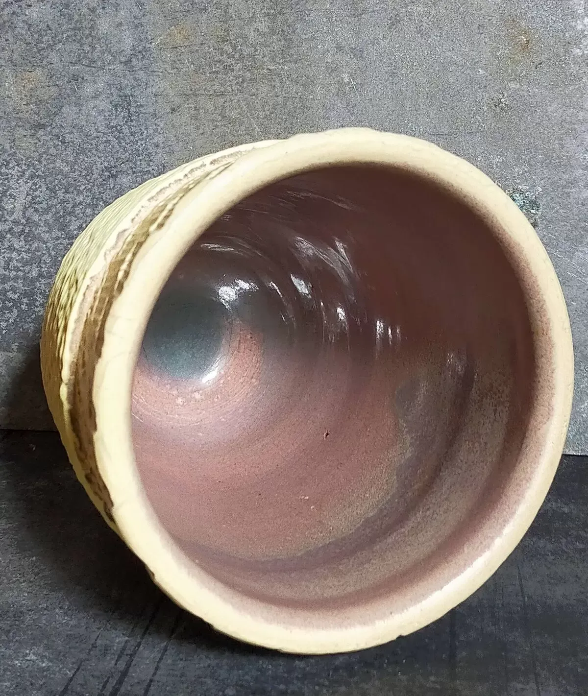 Illustration numéro 2 du produit Vase céramique française Art-déco craquelé vanille