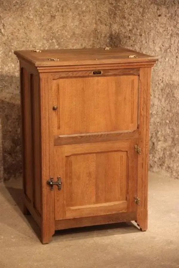 Illustration numéro 2 du produit Glacière meuble de métier  bar brasserie en chêne frigo