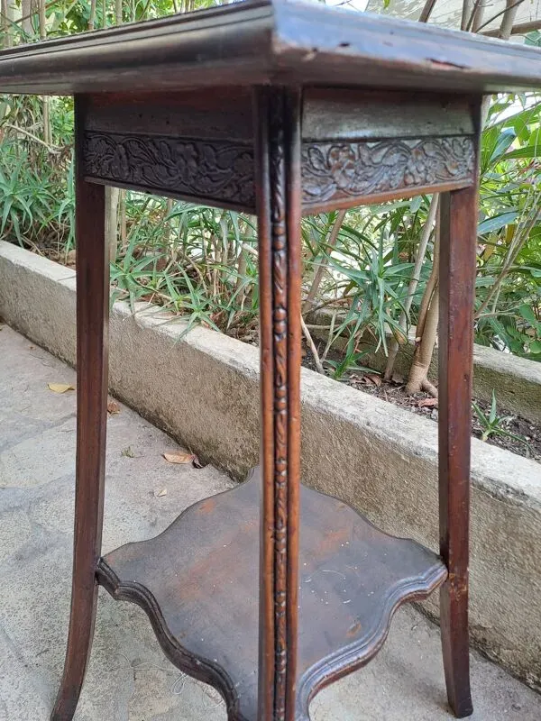 Illustration numéro 2 du produit Sellette haute guéridon Art nouveau Bois marron vernissé marbre France 20'S Décoration vintage rétro