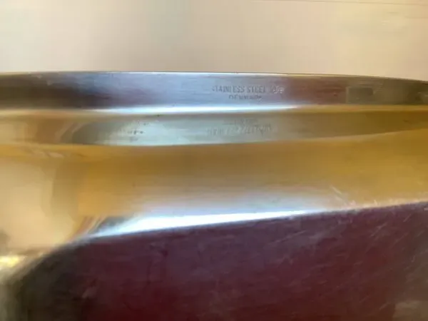 Illustration numéro 2 du produit Corbeille scandinave en métal et bois, Danemark