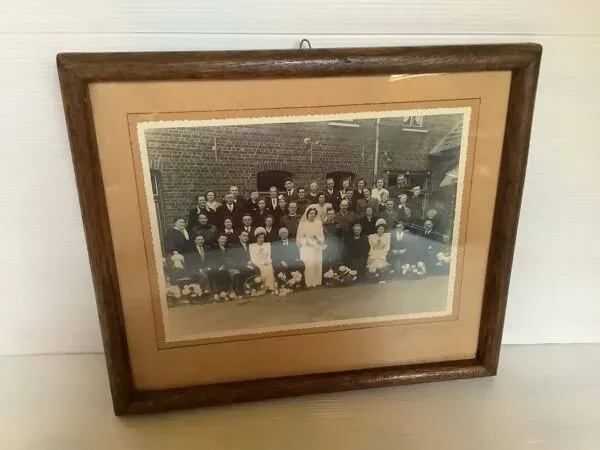 Illustration numéro 2 du produit Ancienne photographie de mariage avec un militaire mariés