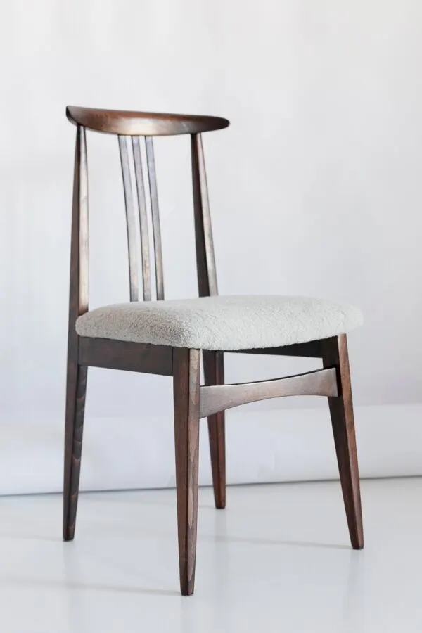 Illustration numéro 2 du produit Chaise Bouclé en Lin du Milieu du Siècle, Noyer, Designée par M. Zielinski, Europe, Années 1960