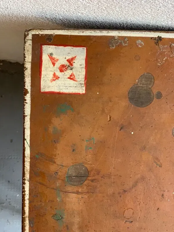 Illustration numéro 2 du produit Table à tiroir