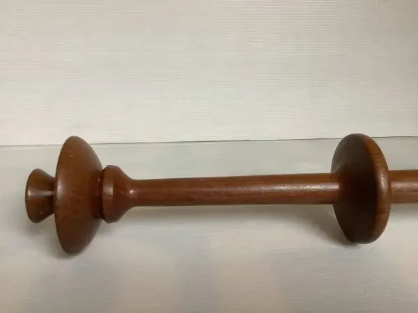 Illustration numéro 2 du produit Bougeoir scandinave en teck