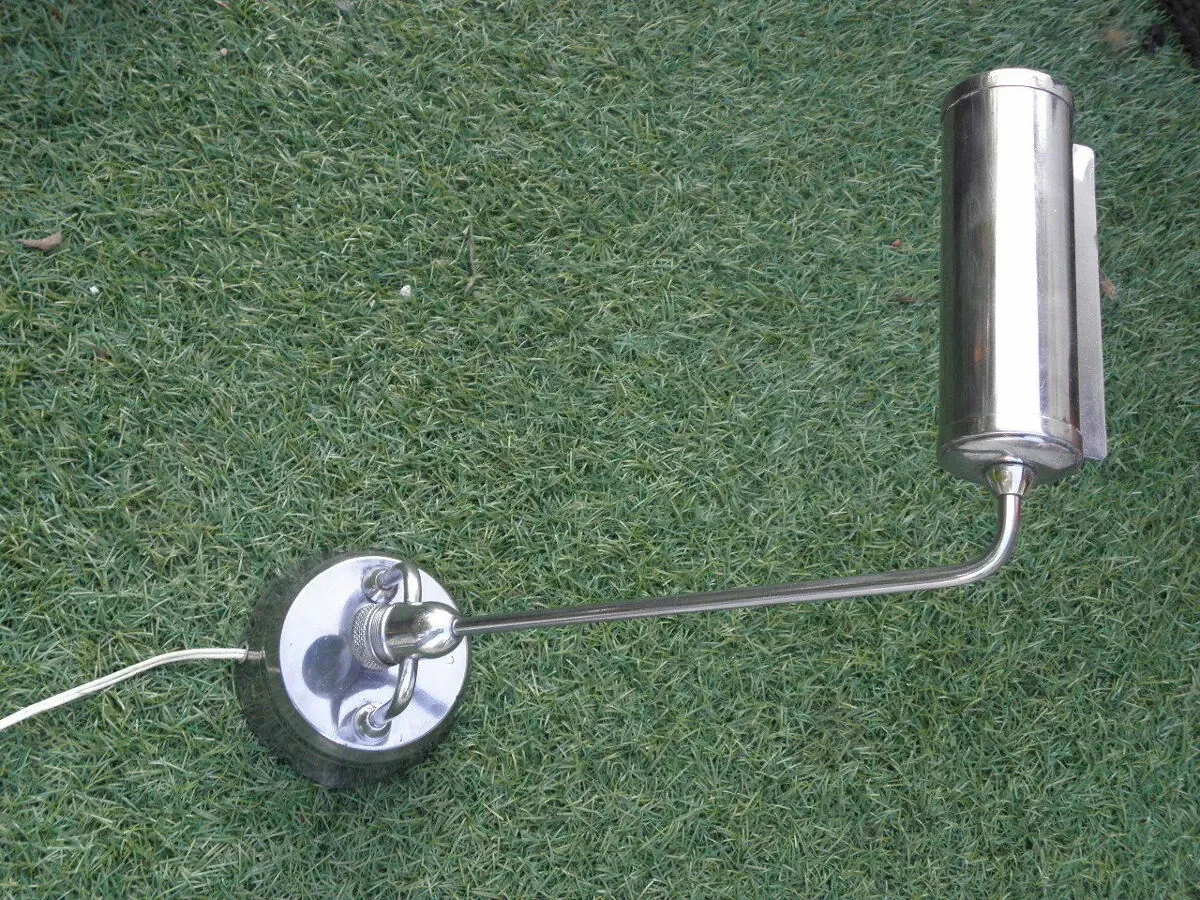 Illustration numéro 2 du produit Lampe de table âge industriel